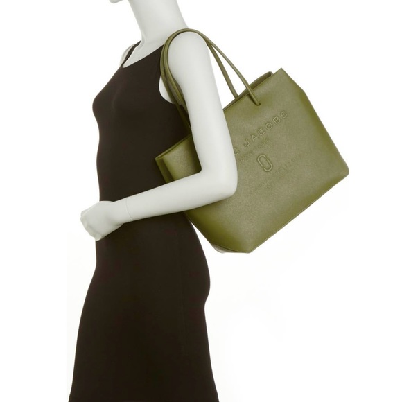 Marc Jacobs Logo Embossed Saffiano Leather Large Tote - Beech - Picture 5 of 8